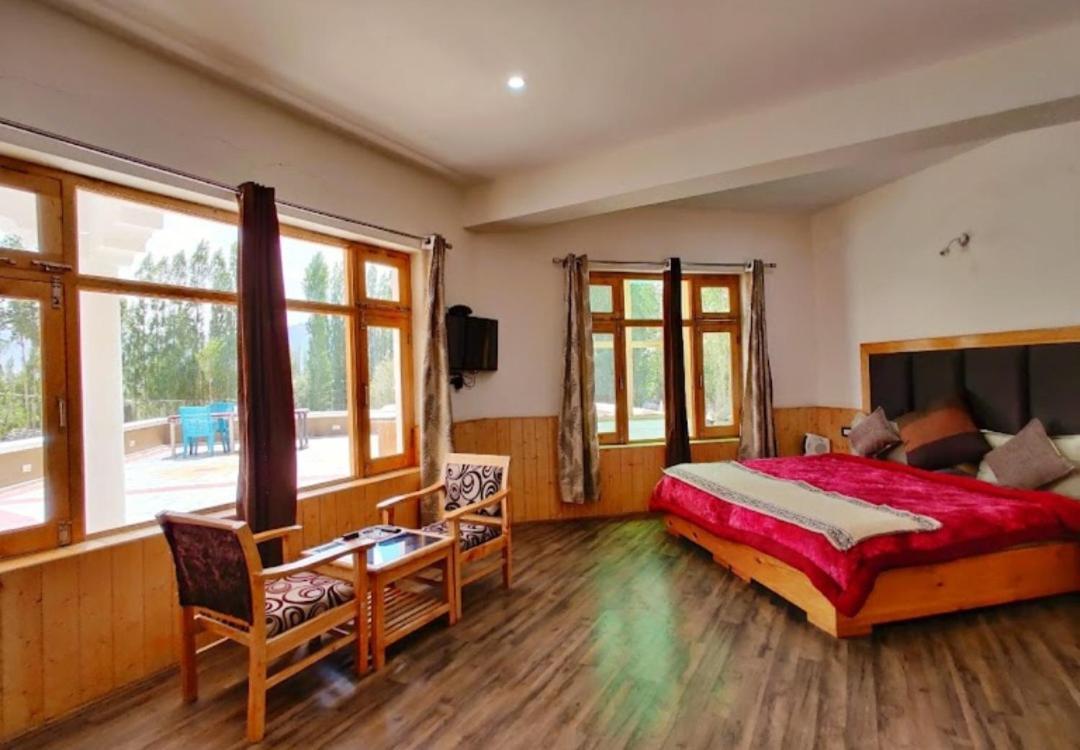 Glacier View Guest House Leh Esterno foto